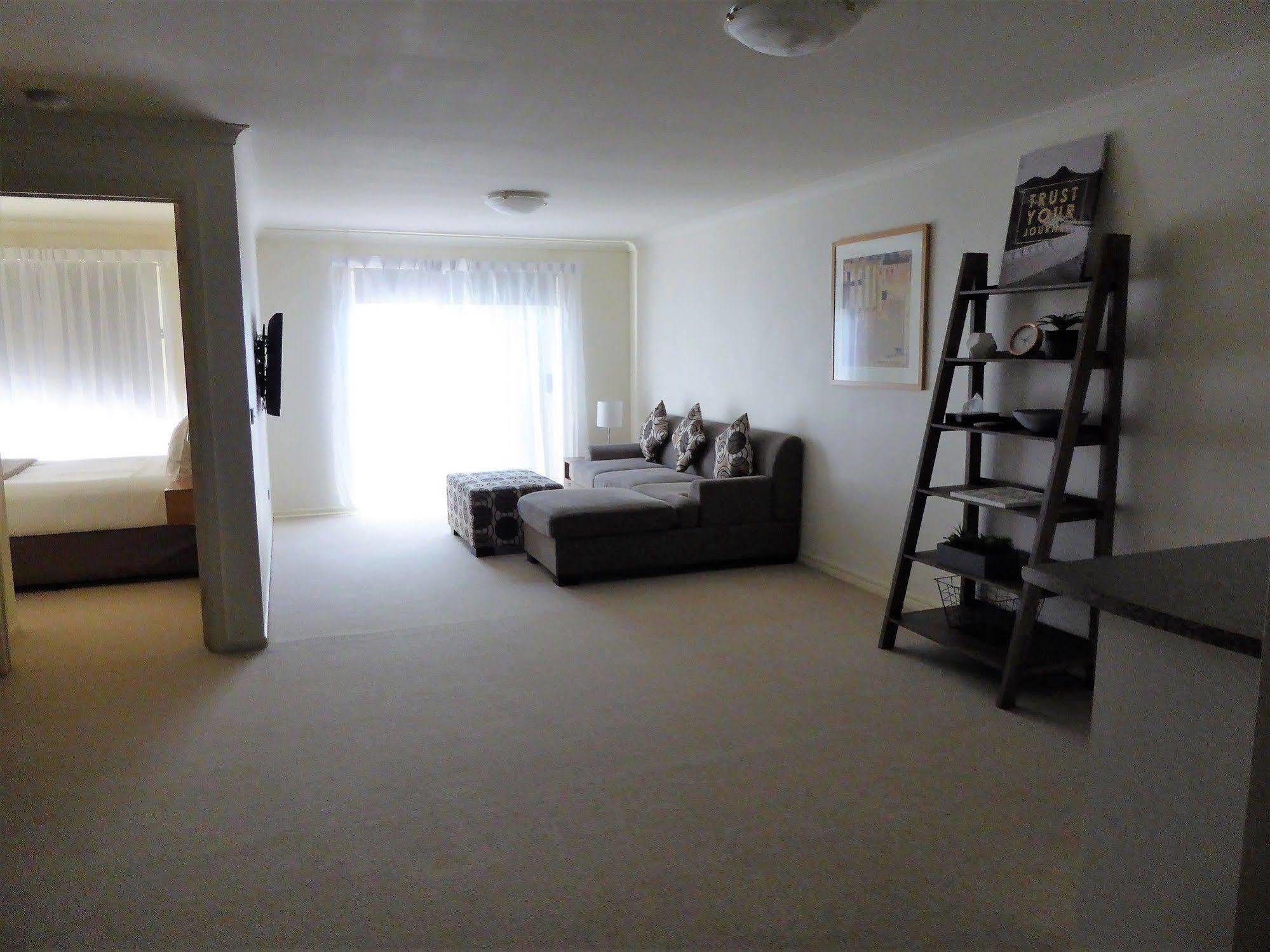 Lifestyle At Ferntree Aparthotel 4*